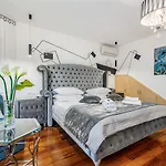 מלון Galeria Valeria Seaside Downtown - Mag Quaint & Elegant Boutique 4*