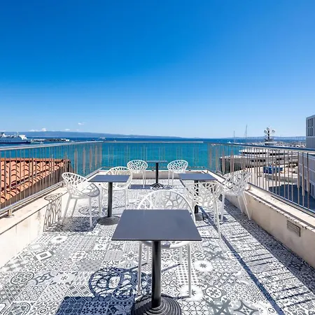 Galeria Valeria Seaside Downtown - Mag Quaint & Elegant Boutique Hotel
