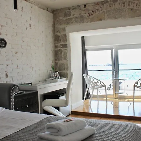 Galeria Valeria Seaside Downtown - Mag Quaint & Elegant Boutique