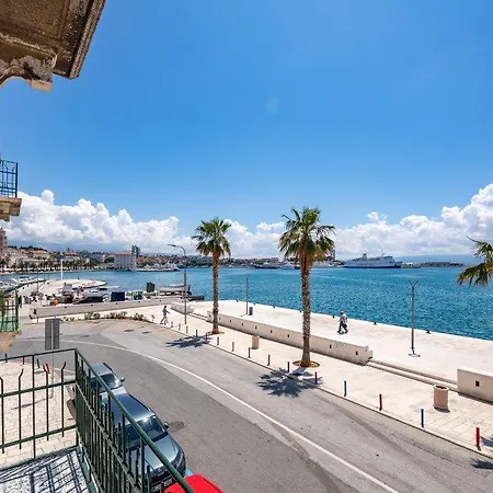 Galeria Valeria Seaside Downtown - Mag Quaint & Elegant Boutique Hotel