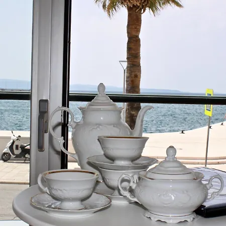 Galeria Valeria Seaside Downtown - Mag Quaint & Elegant Boutique