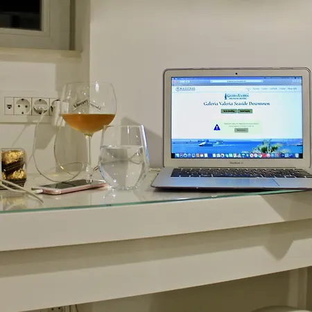 Galeria Valeria Seaside Downtown - Mag Quaint & Elegant Boutique