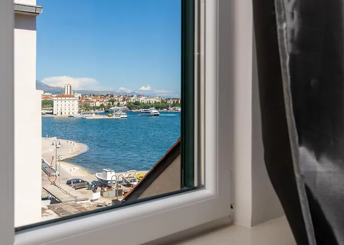 Galeria Valeria Seaside Downtown - Mag Quaint & Elegant Boutique Hotel