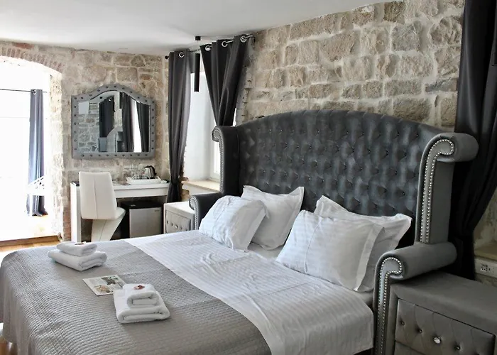 Galeria Valeria Seaside Downtown - Mag Quaint & Elegant Boutique