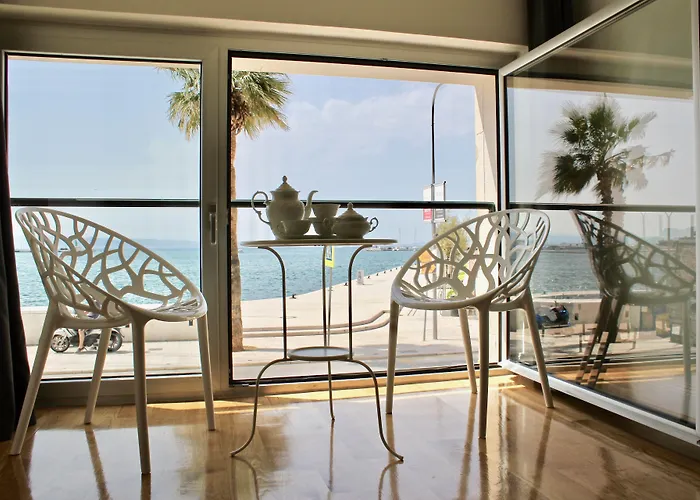 Galeria Valeria Seaside Downtown - Mag Quaint & Elegant Boutique Hotel