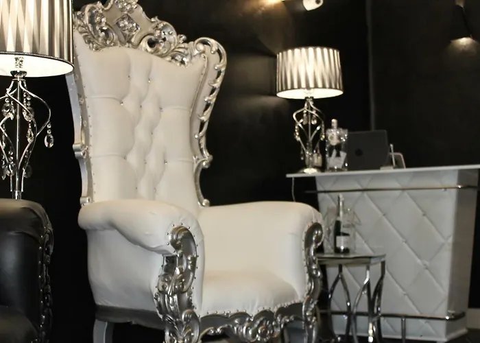 Galeria Valeria Seaside Downtown - Mag Quaint & Elegant Boutique